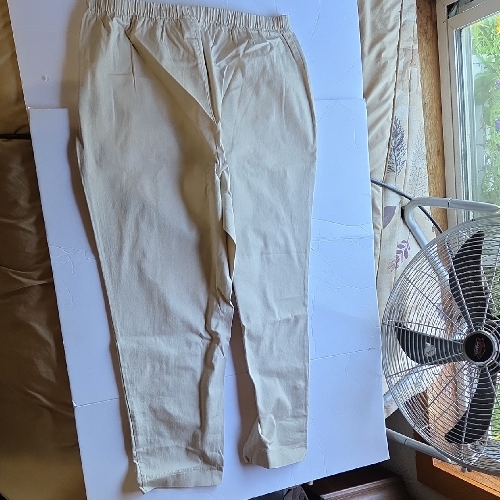 2 Quacker Factory Women's Brown and Cream Cropped Pants - Picture 8 of 11